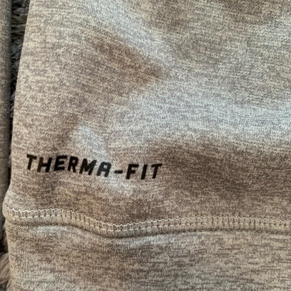 Seahawks special salute to service Nike Therma-Fit sweatshirt. Small. - Picture 5 of 6